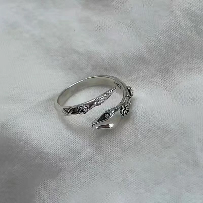 Wholesale Vintage silver dark snake shaped Valentine's Day jewelry for men and women