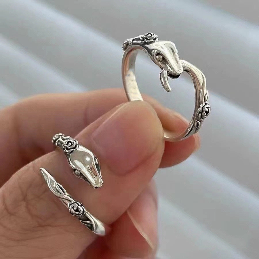 Wholesale Vintage silver dark snake shaped Valentine's Day jewelry for men and women