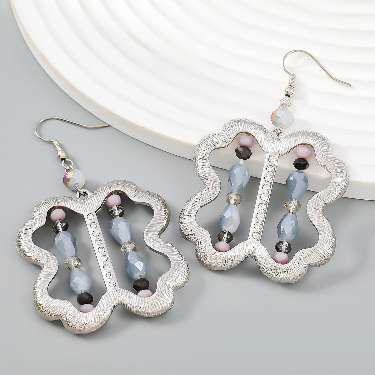 Wholesale Vintage Vertical Stripe Alloy Earrings