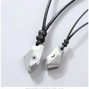 Wholesale Wishing Stone Couples One Pair Simple Fashion Copper Silver Plated Sun and Moon Pendant Pull-out Rope Clavicle Necklaces