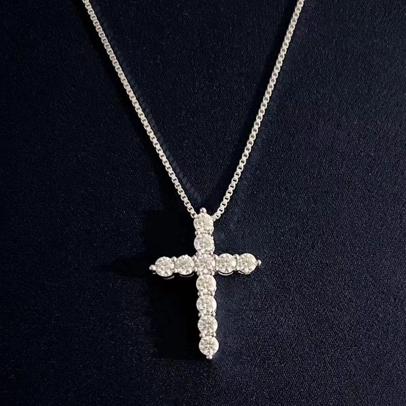 Wholesale Women's sterling silver pendant moissanite cross necklace
