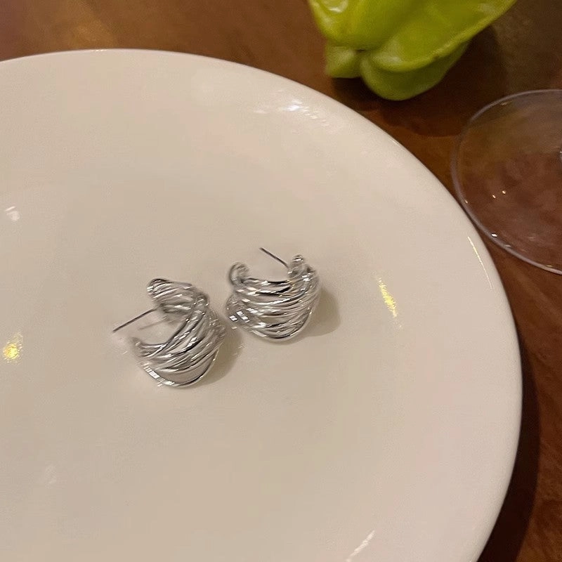 Wholesale Wrapped C-shaped fashionable earrings