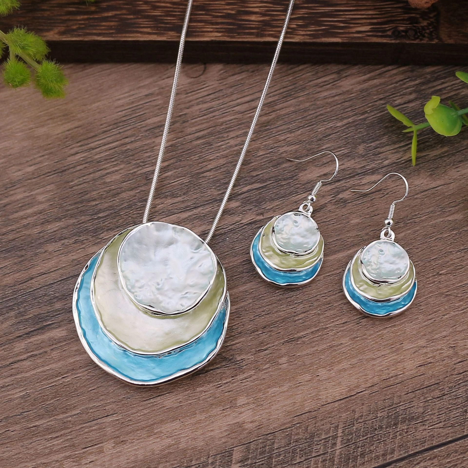 Wholesale Zinc Alloy Color Painting Oil Three-layer Ring Hollow Necklace Earring Set