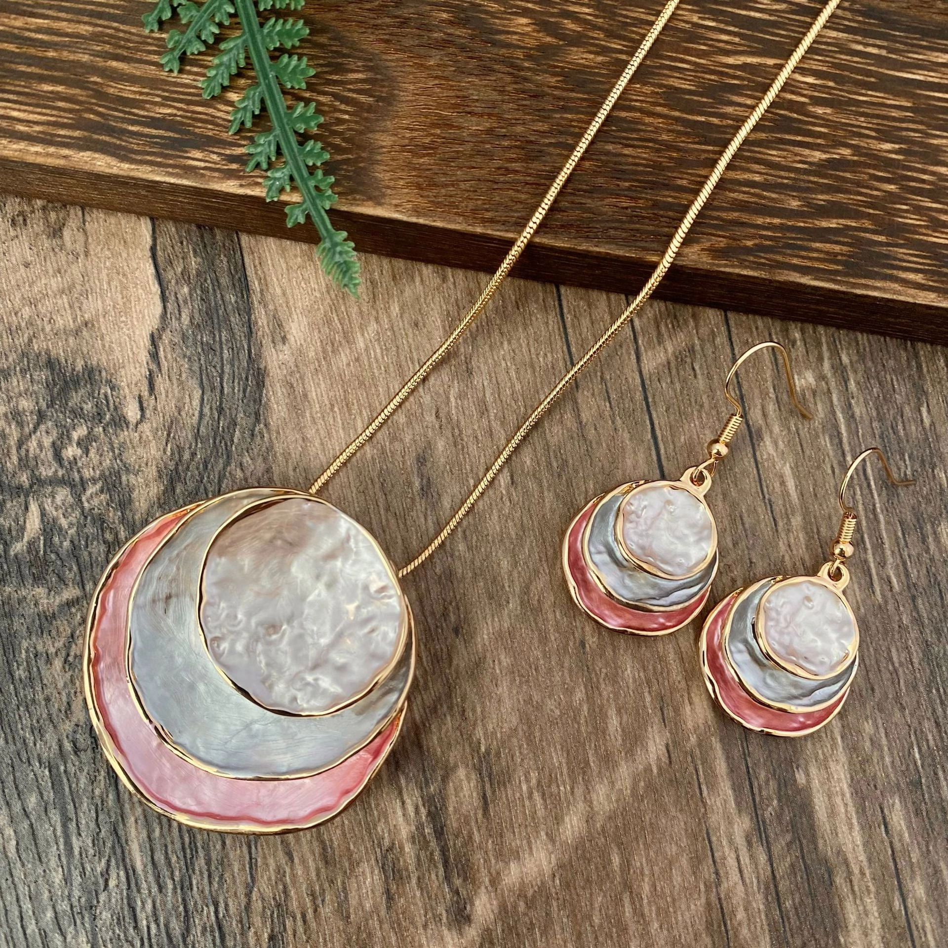 Wholesale Zinc Alloy Color Painting Oil Three-layer Ring Hollow Necklace Earring Set