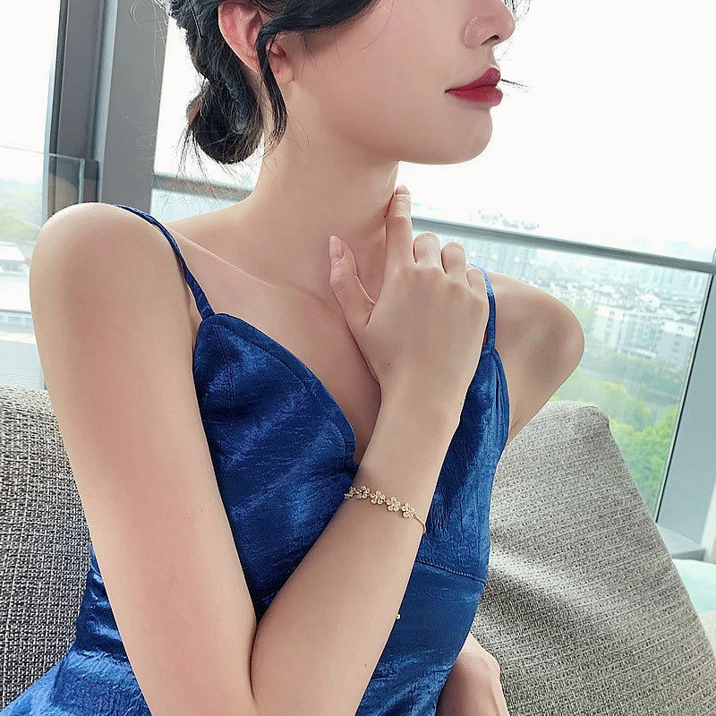 Wholesale Zircon Flower Bracelet