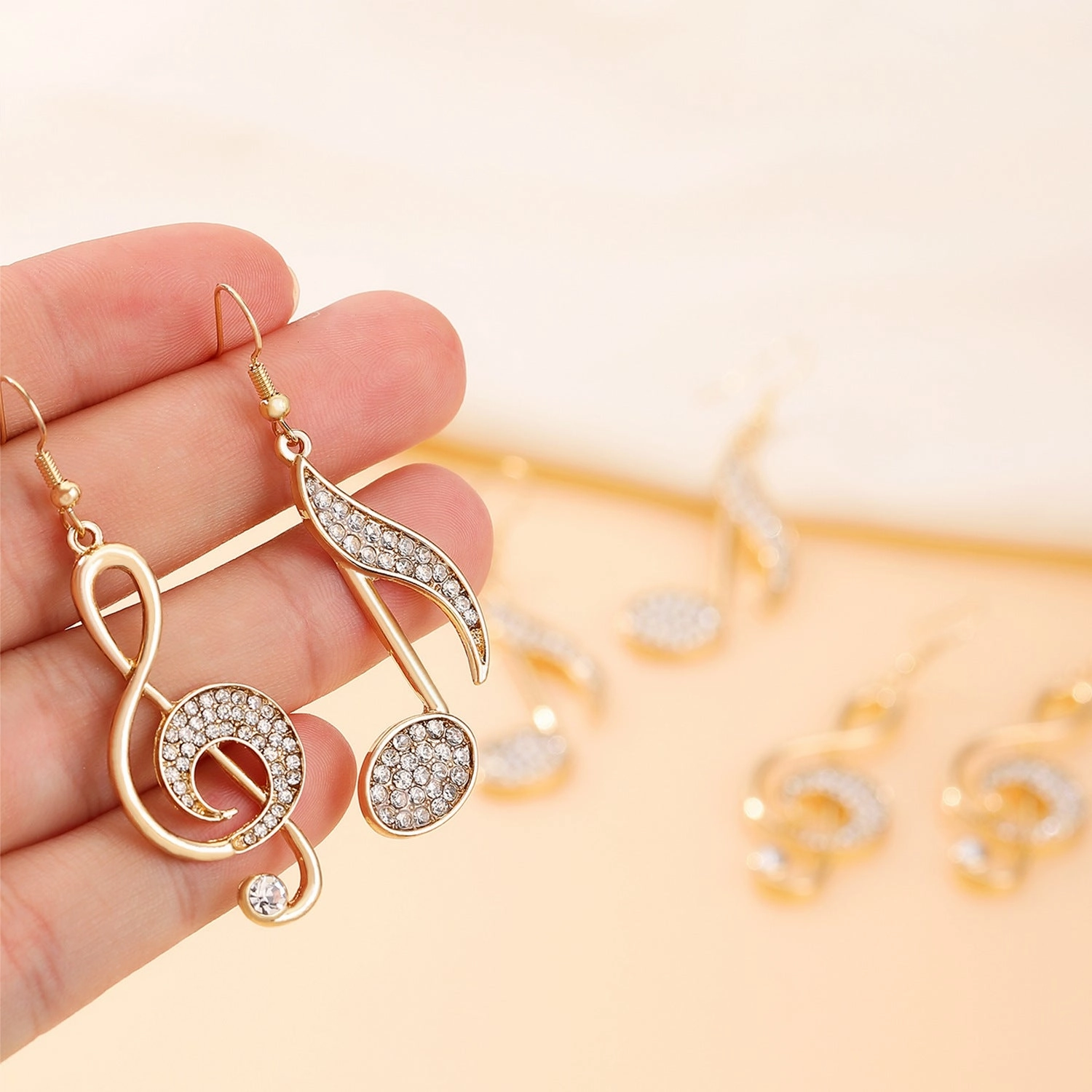 Wholesale Zirconia Musical Note Stud Earrings Asymmetrical