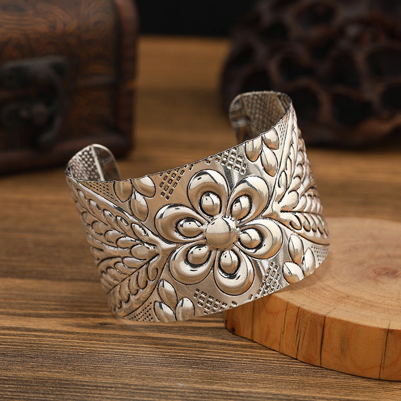 WholesaleCarved Pattern Bohemian Bracelet