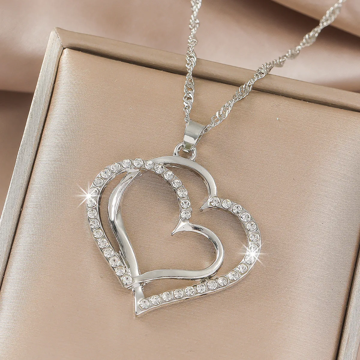 WholesaleLove Vintage Fashion Alloy Diamond Openwork Heart Pendant Necklace Earrings