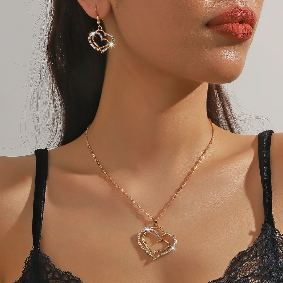 WholesaleLove Vintage Fashion Alloy Diamond Openwork Heart Pendant Necklace Earrings