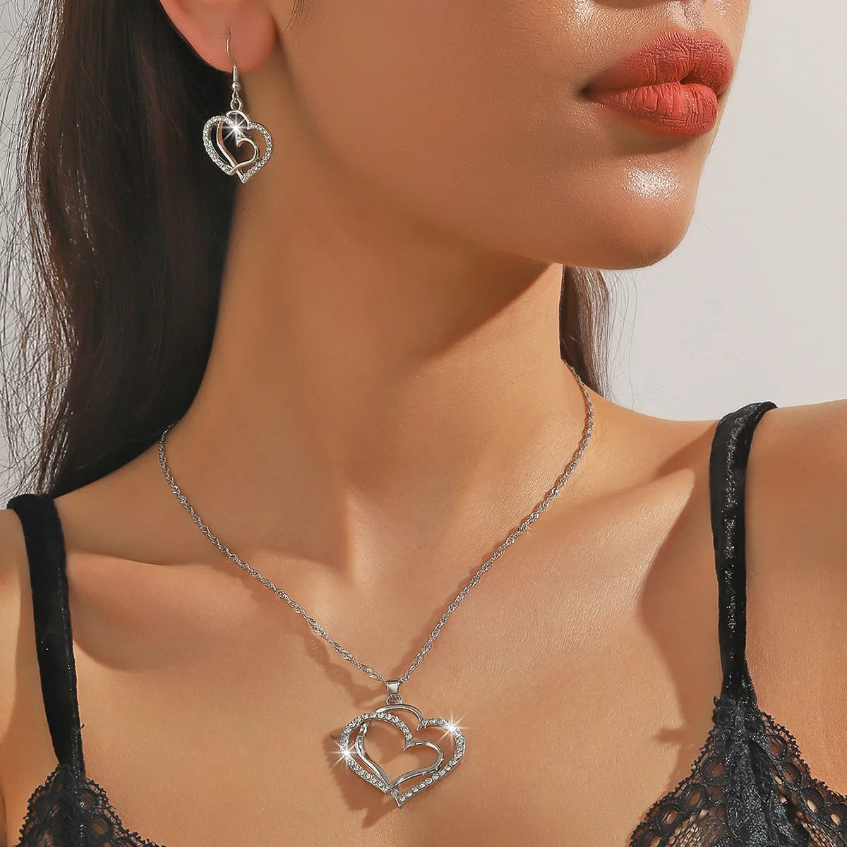 WholesaleLove Vintage Fashion Alloy Diamond Openwork Heart Pendant Necklace Earrings