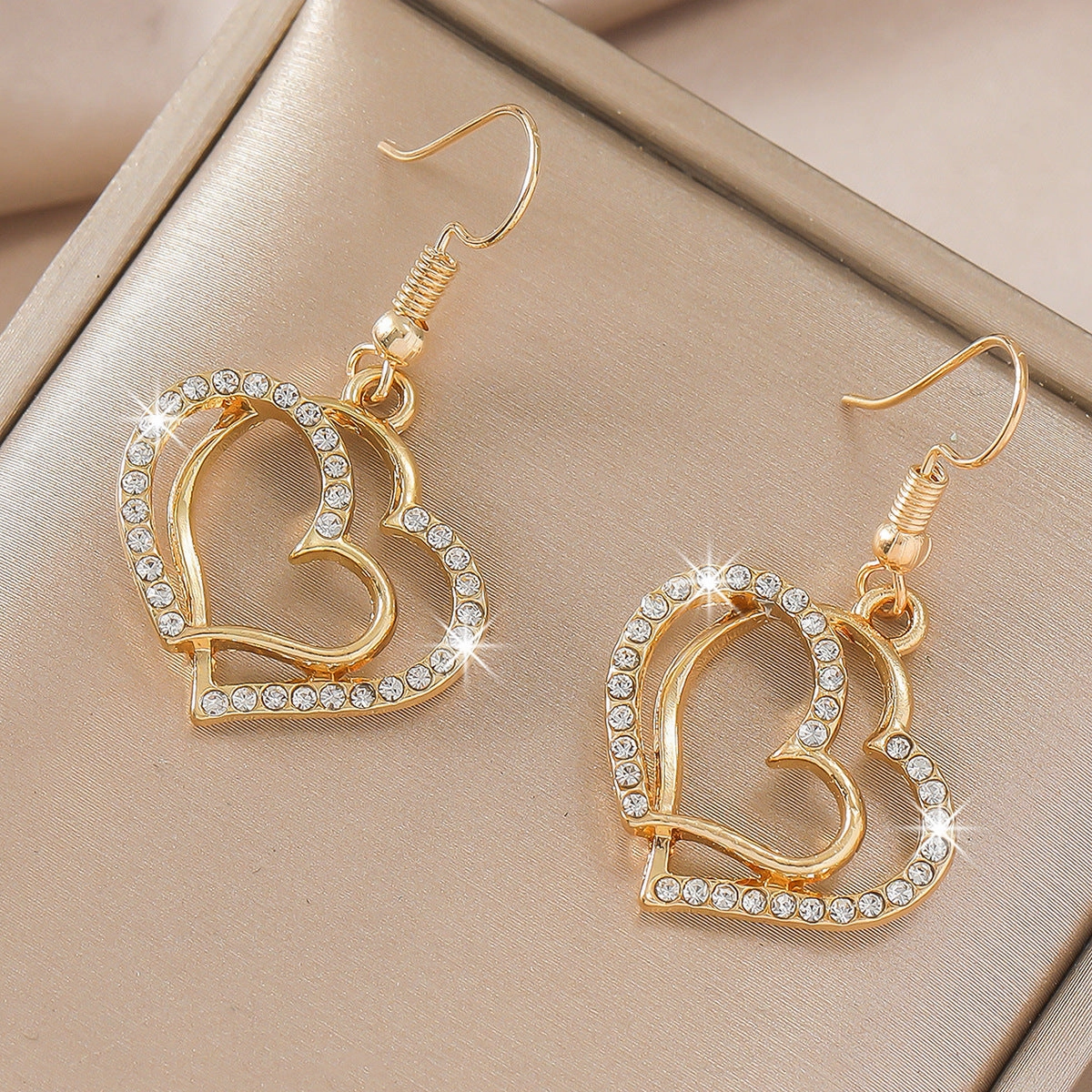 WholesaleLove Vintage Fashion Alloy Diamond Openwork Heart Pendant Necklace Earrings